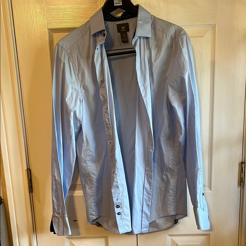 H&M Slim Fit Light Blue Button-Up Shirt